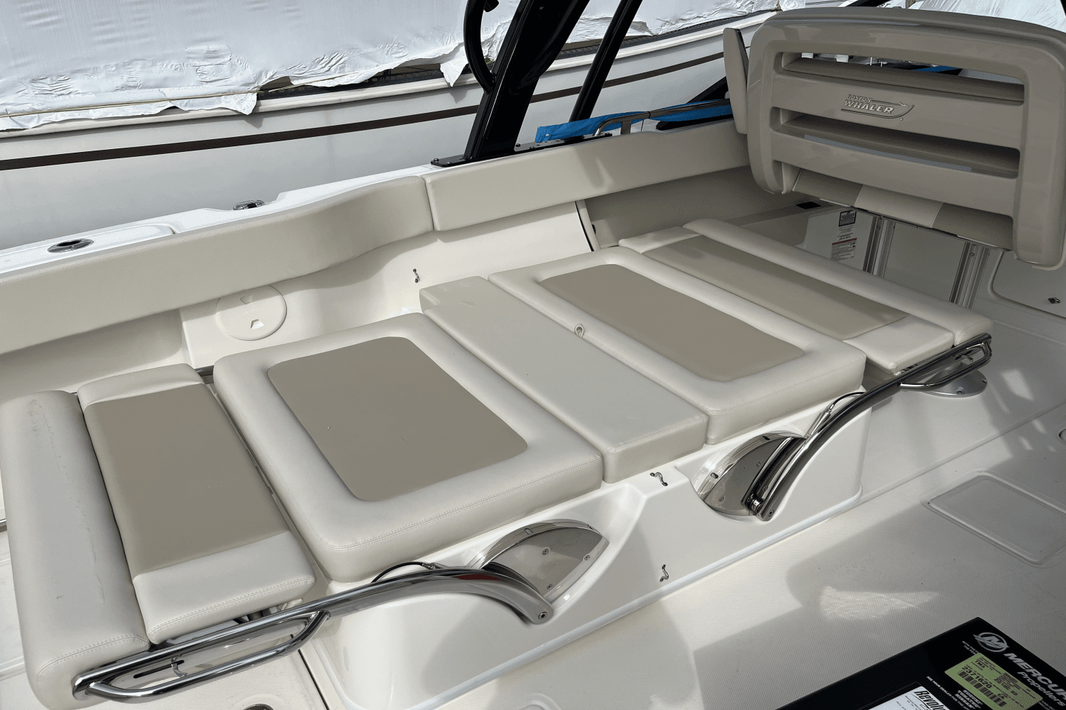 2024 Boston Whaler 320 Vantage Image Thumbnail #12