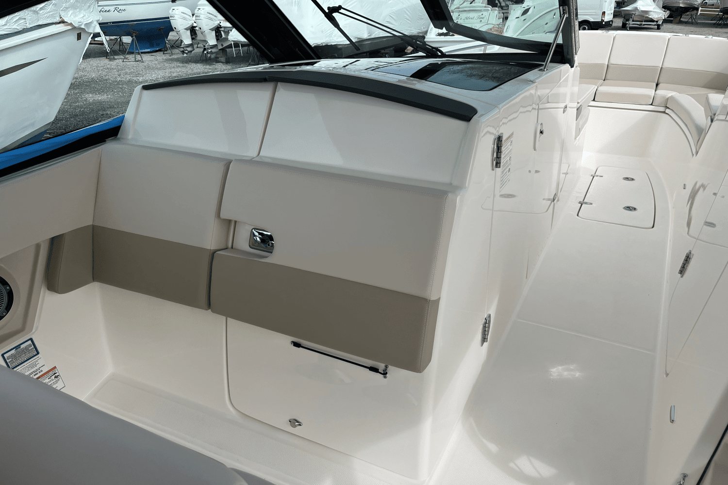 2024 Boston Whaler
                                                             320 Vantage Image Thumbnail #20