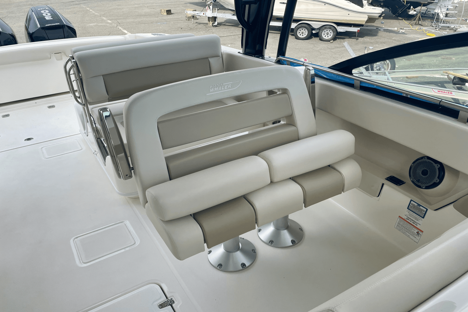 2024 Boston Whaler 320 Vantage Image Thumbnail #17