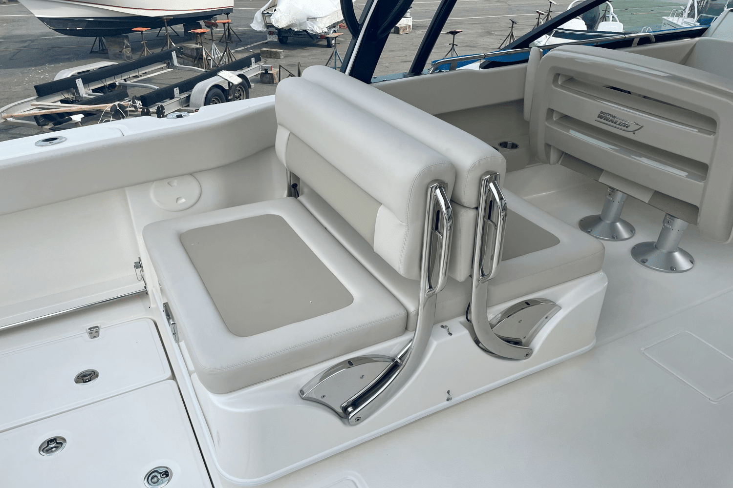 2024 Boston Whaler 320 Vantage Image Thumbnail #8