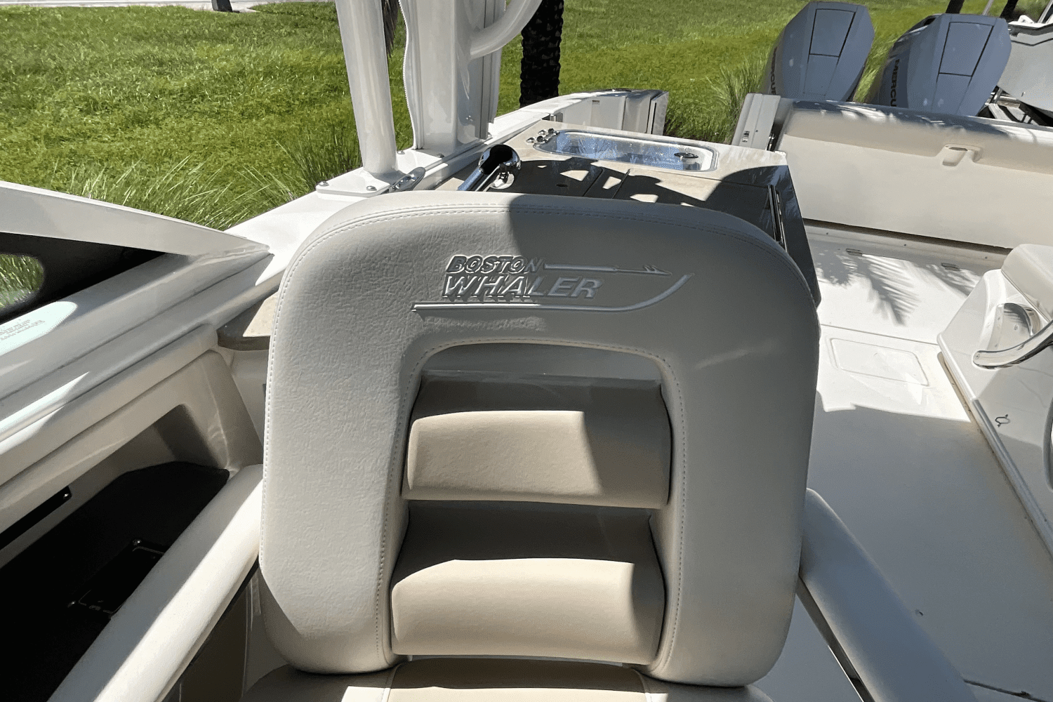 2024 Boston Whaler 320 Vantage Image Thumbnail #22