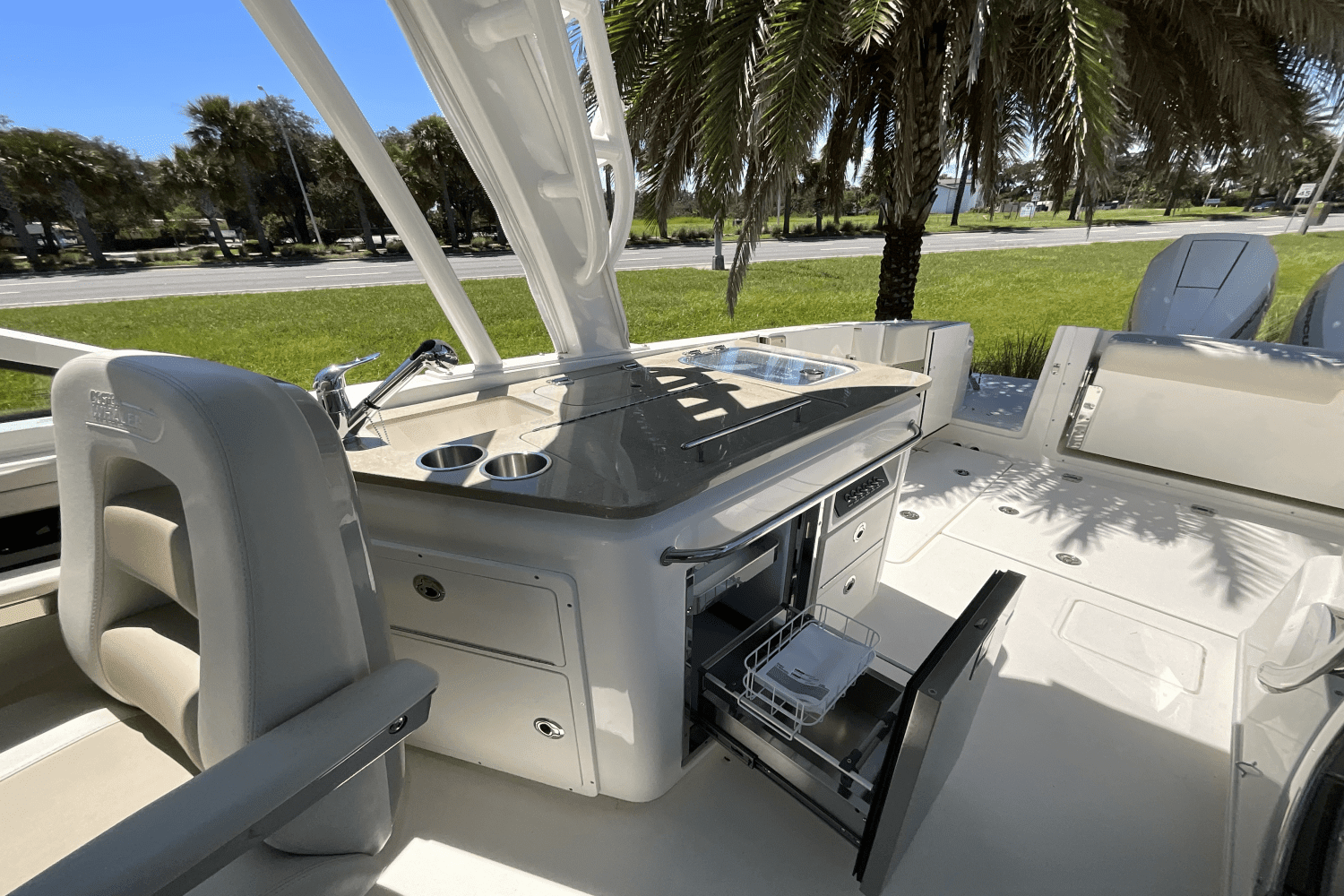 2024 Boston Whaler 320 Vantage Image Thumbnail #9