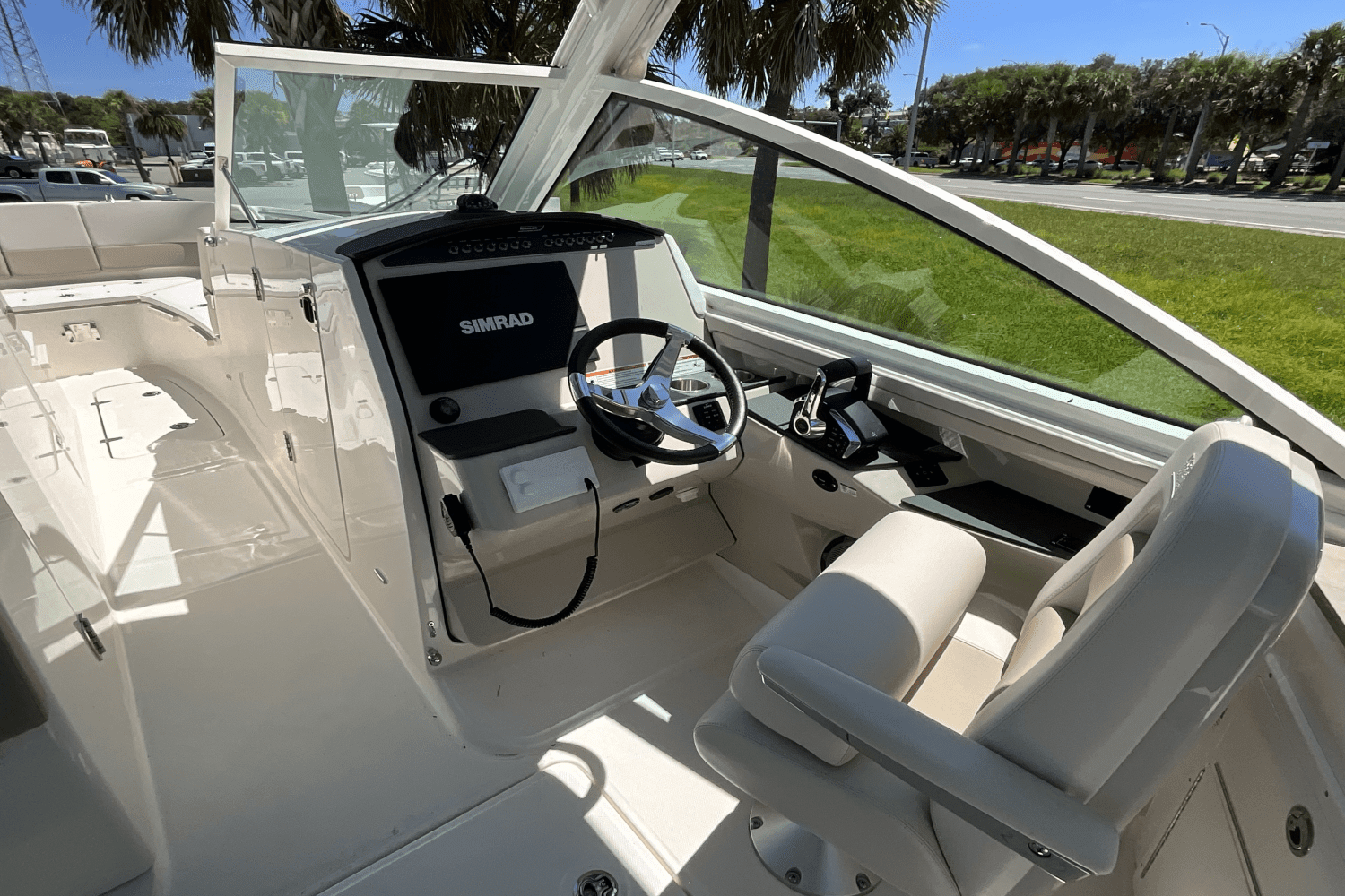 2024 Boston Whaler 320 Vantage Image Thumbnail #6