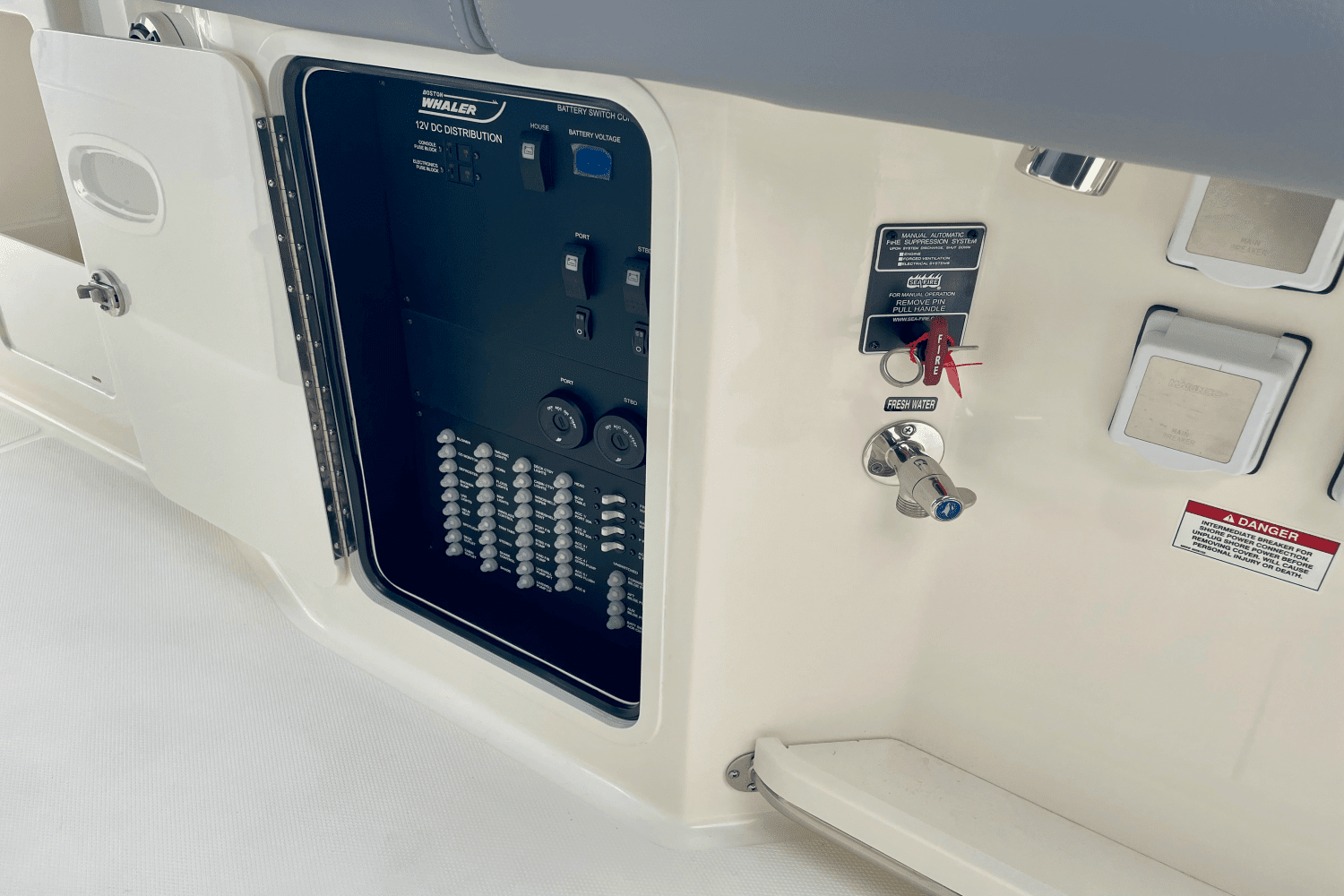 2025 Boston Whaler 380 Outrage Image Thumbnail #32