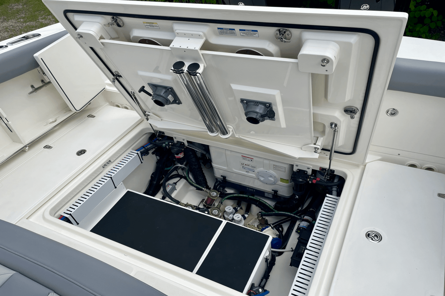 2025 Boston Whaler 380 Outrage Image Thumbnail #16