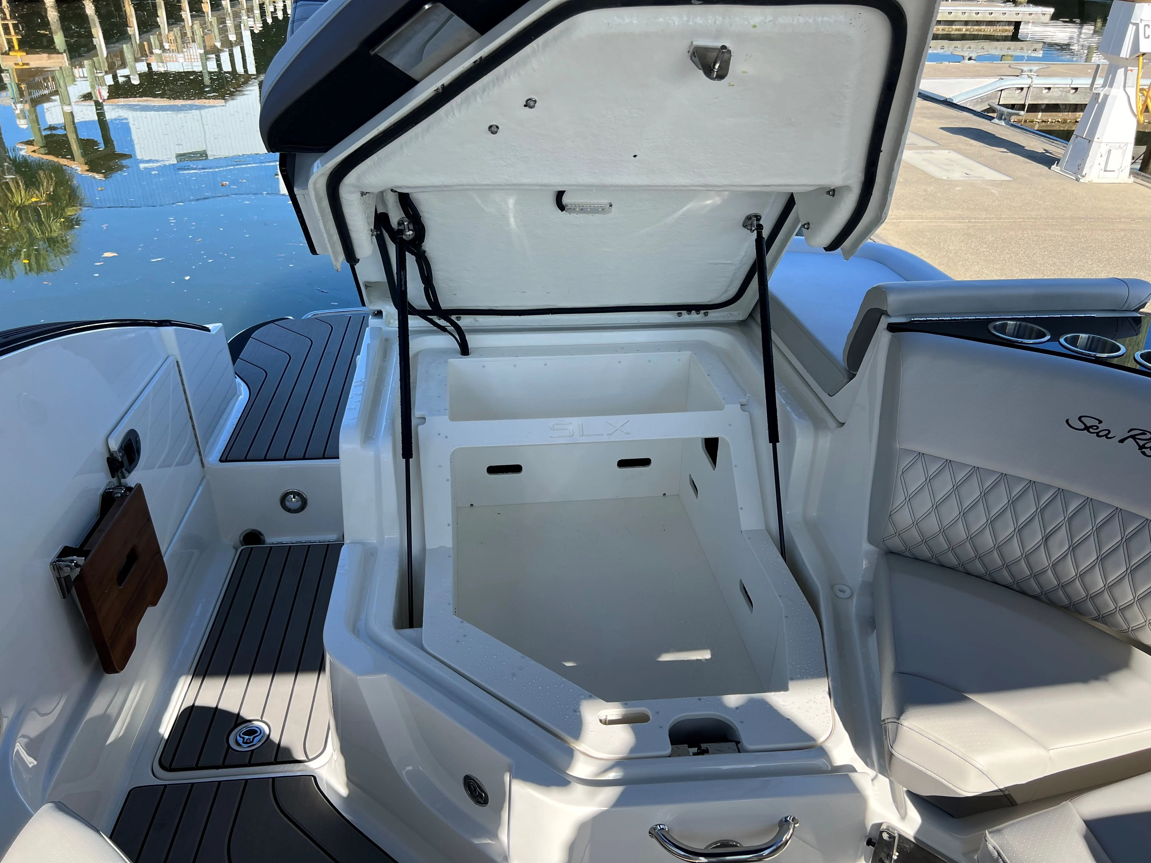 2023 Sea Ray
                                                             SLX 260 OB Image Thumbnail #25
