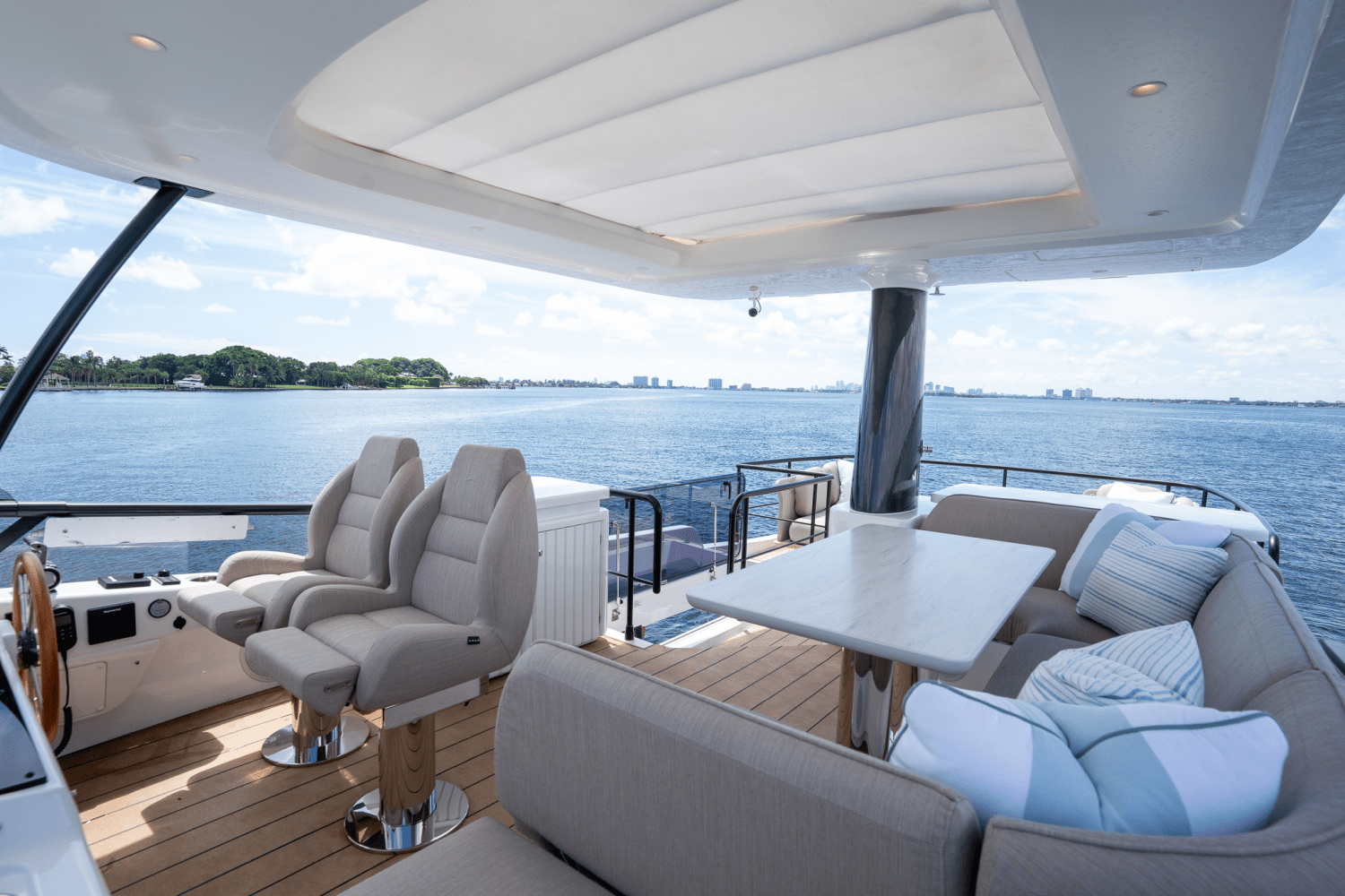 2025 Azimut
                                                             Magellano 60 Image Thumbnail #19