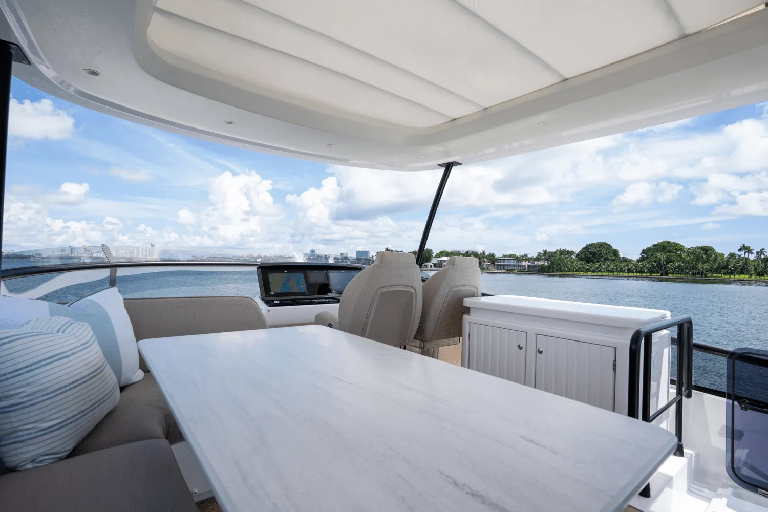2025 Azimut
                                                             Magellano 60 Image Thumbnail #24