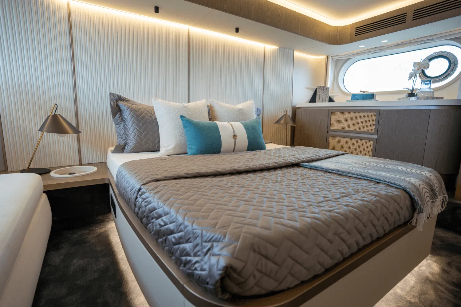 2025 Azimut
                                                             Magellano 60 Image Thumbnail #51