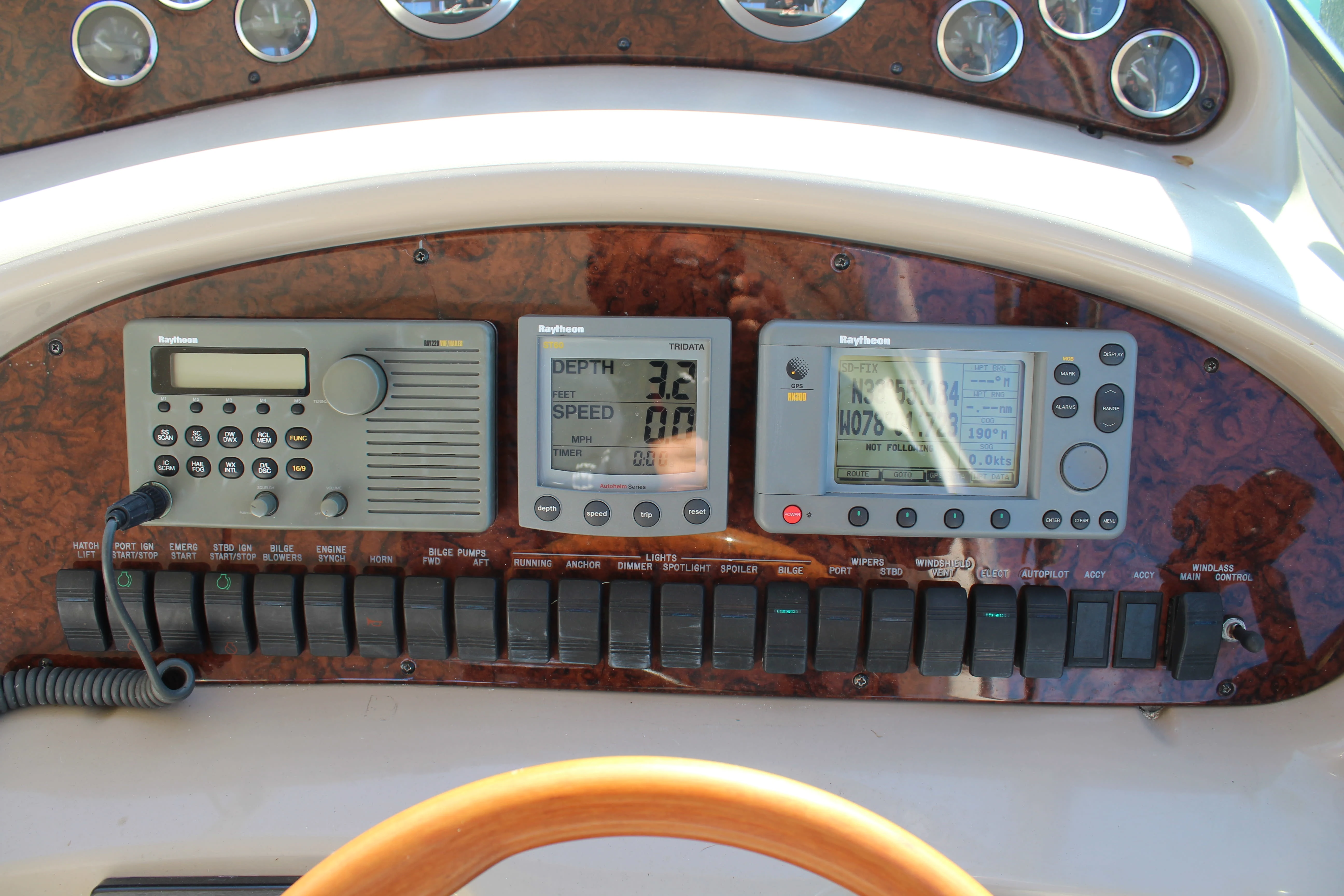 2001 Sea Ray
                                                             410 Express Cruiser Image Thumbnail #23