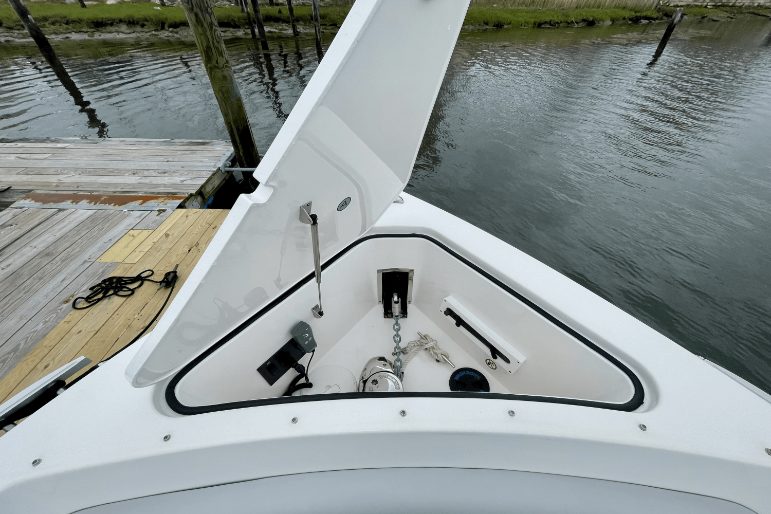 2023 Aviara AV40 Outboard Image Thumbnail #32