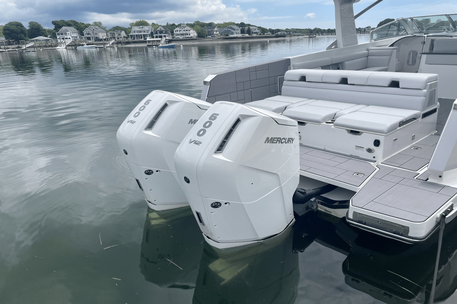 2023 Aviara AV40 Outboard Image Thumbnail #2