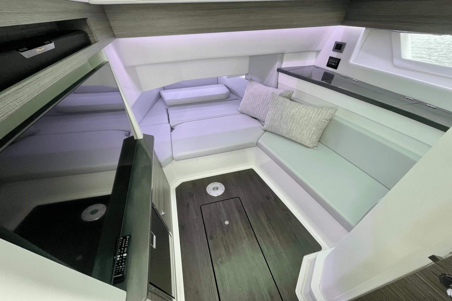2023 Aviara AV40 Outboard Image Thumbnail #25