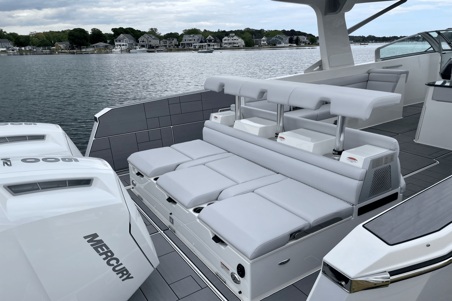 2023 Aviara AV40 Outboard Image Thumbnail #7