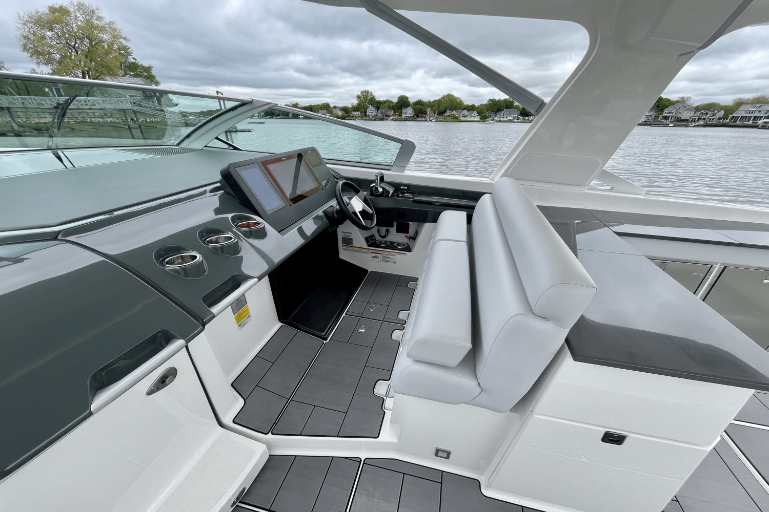 2023 Aviara AV40 Outboard Image Thumbnail #18