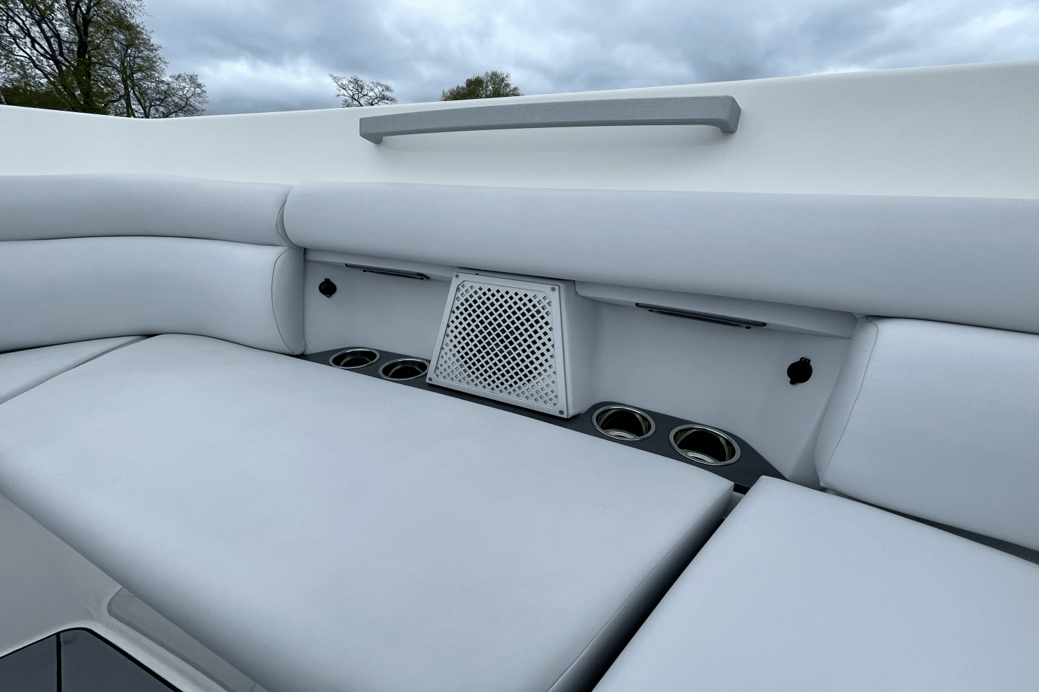 2023 Aviara AV40 Outboard Image Thumbnail #30
