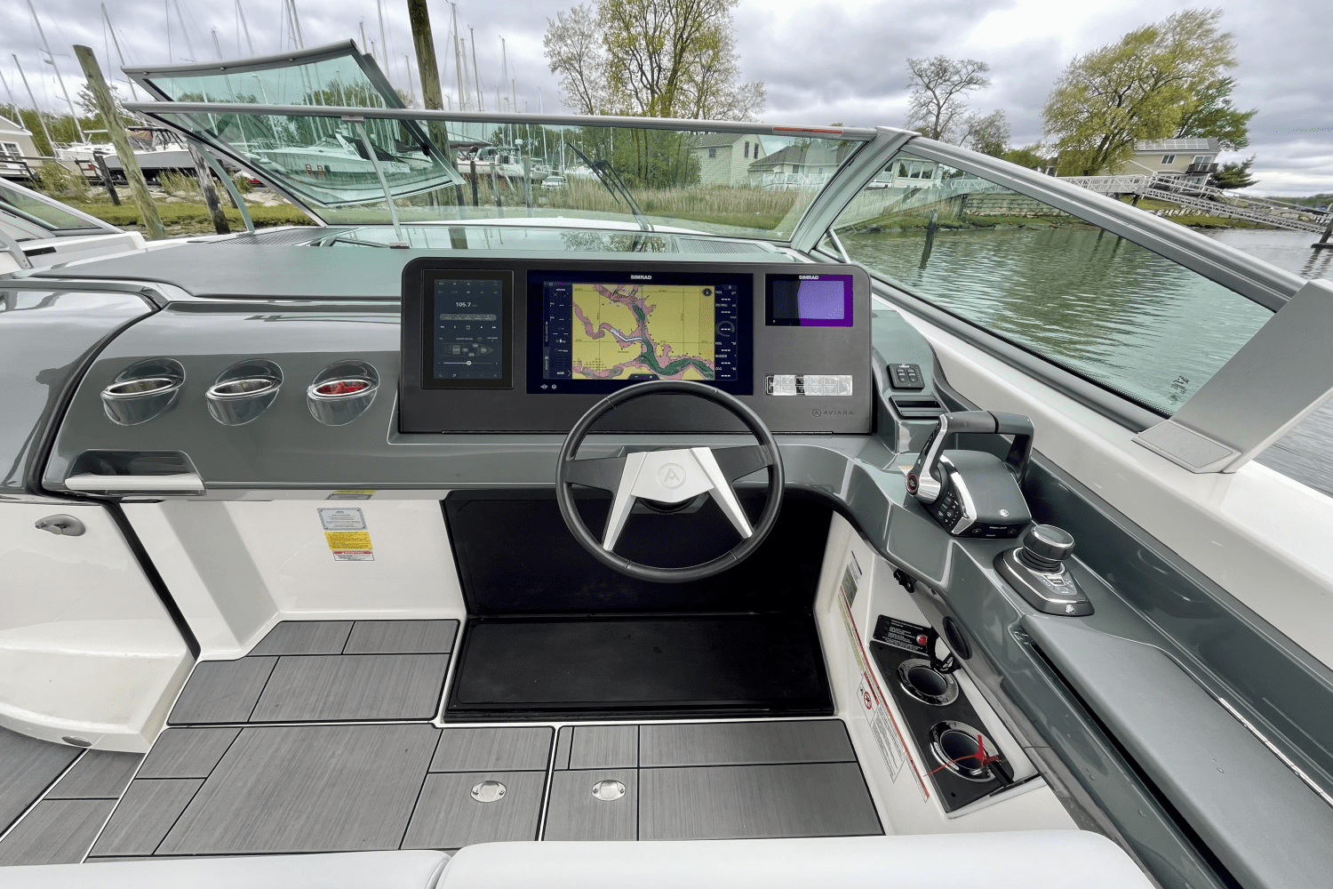 2023 Aviara AV40 Outboard Image Thumbnail #19