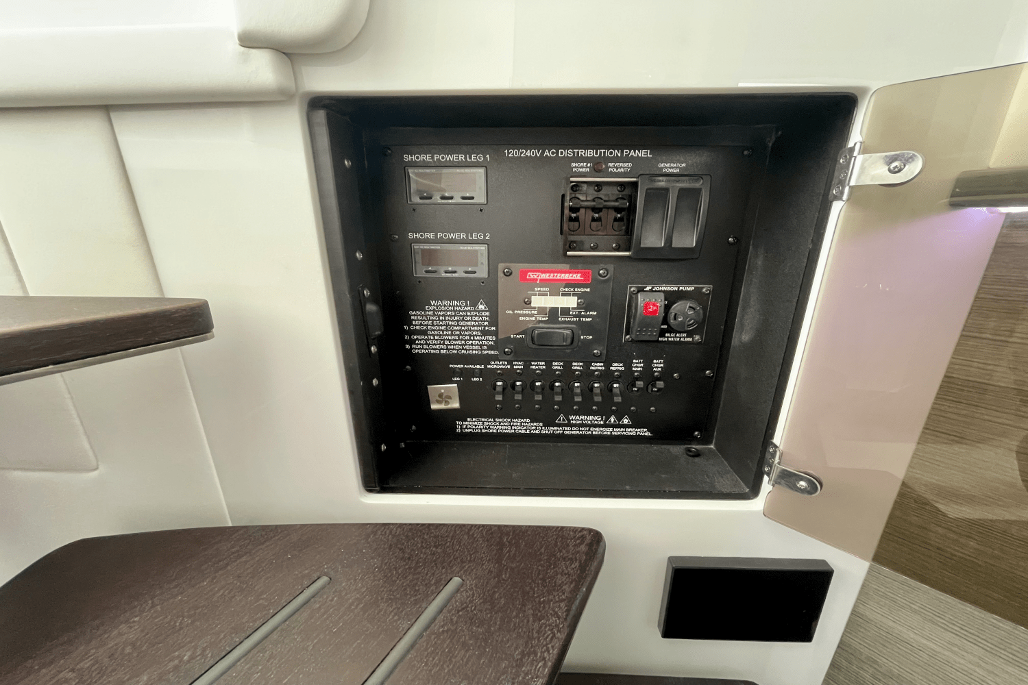 2023 Aviara AV40 Outboard Image Thumbnail #27