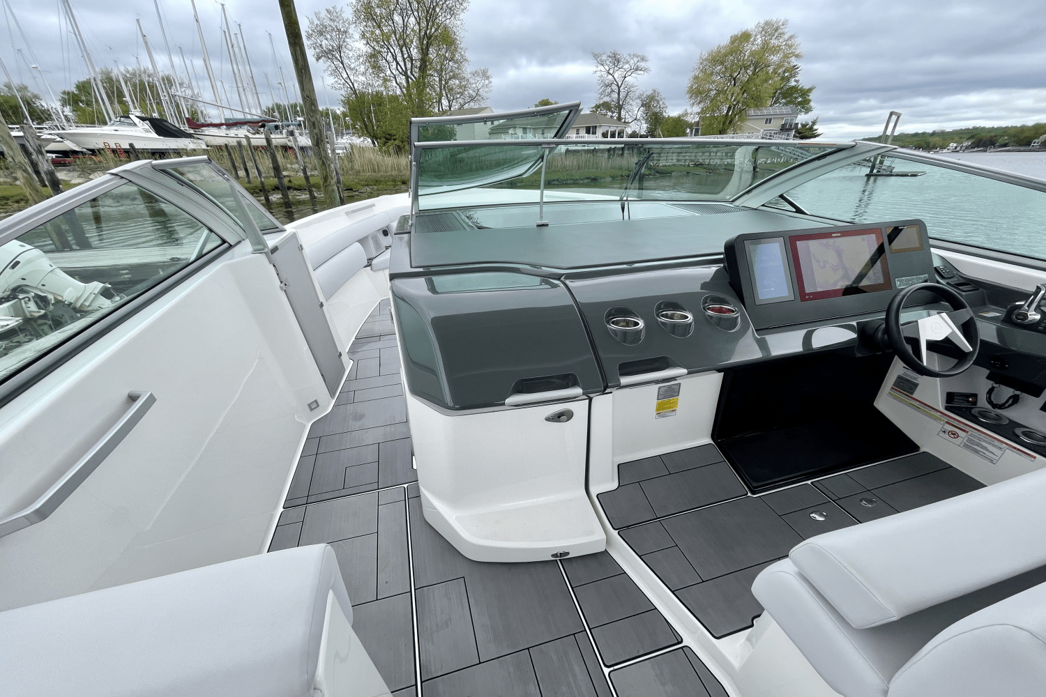 2023 Aviara AV40 Outboard Image Thumbnail #23