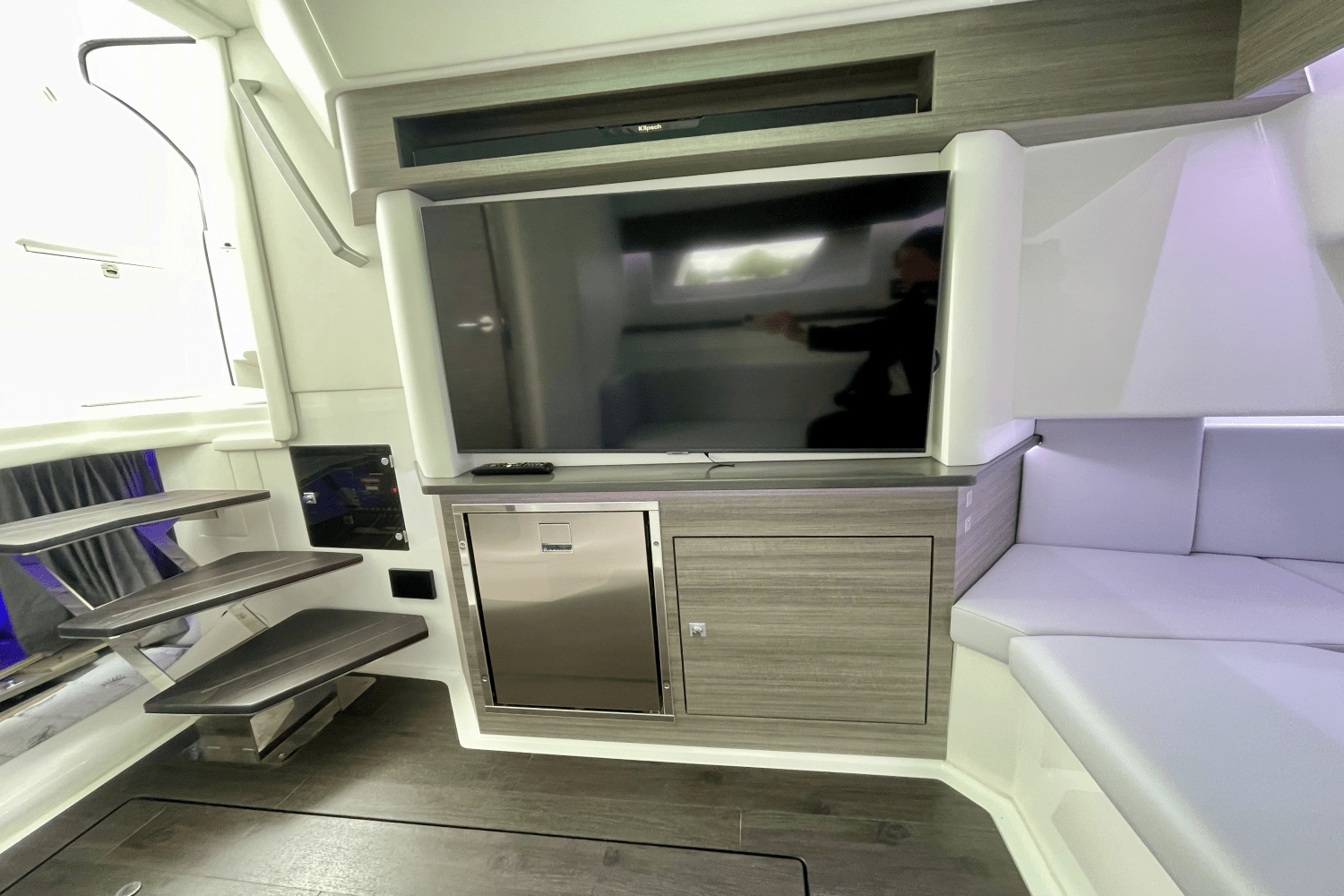 2023 Aviara AV40 Outboard Image Thumbnail #26