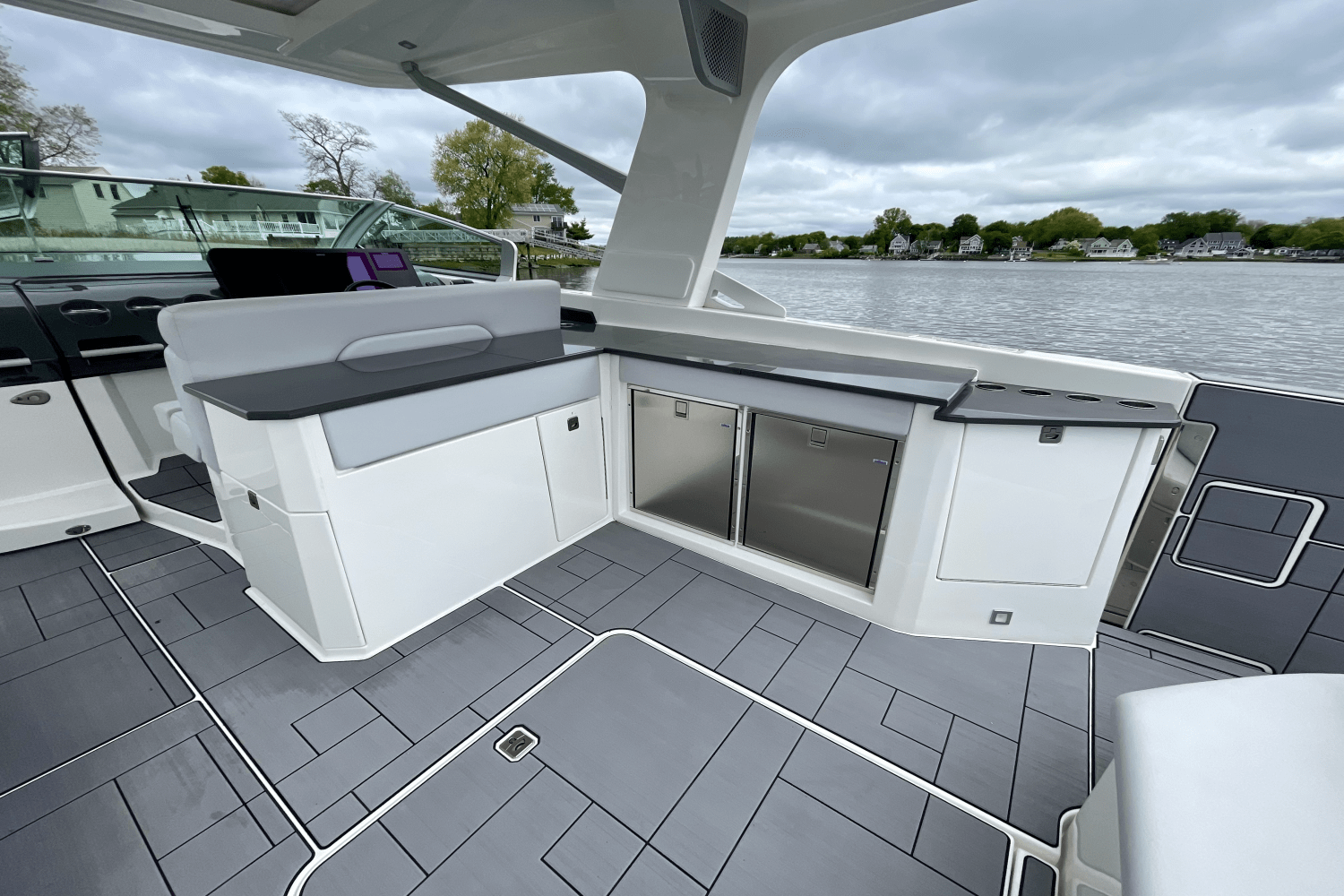 2023 Aviara AV40 Outboard Image Thumbnail #11