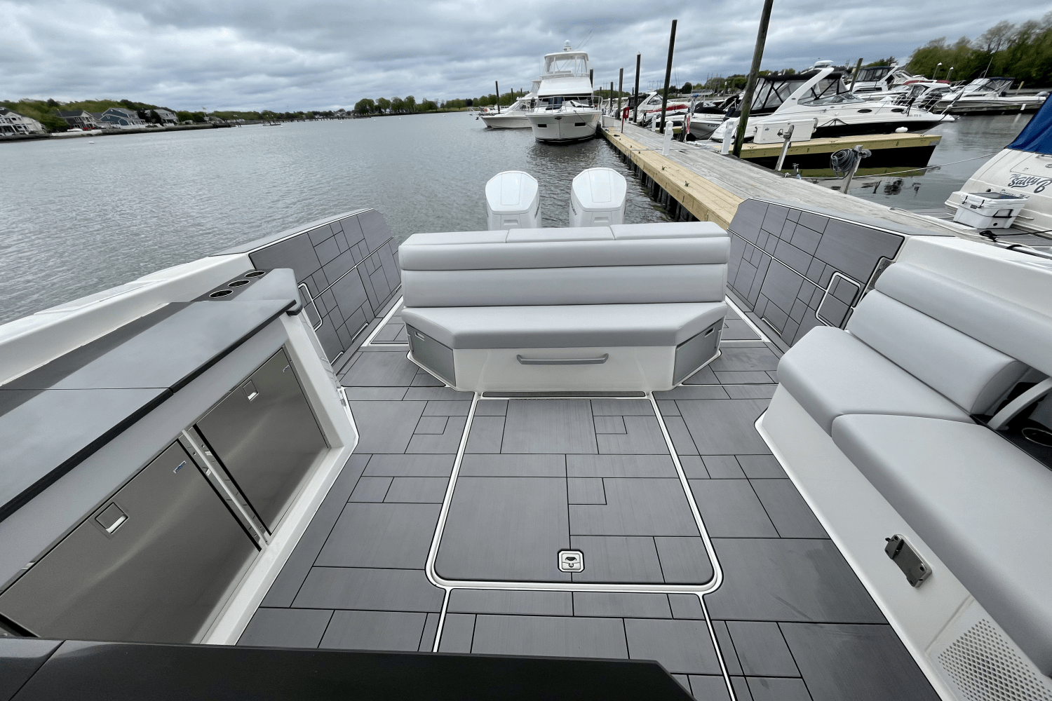 2023 Aviara AV40 Outboard Image Thumbnail #16