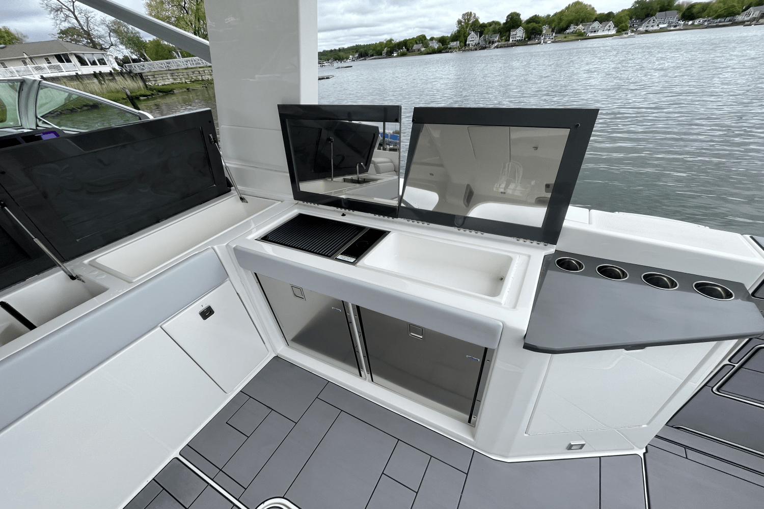 2023 Aviara AV40 Outboard Image Thumbnail #14