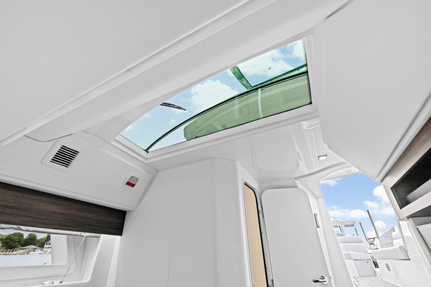 2023 Aviara AV40 Outboard Image Thumbnail #38