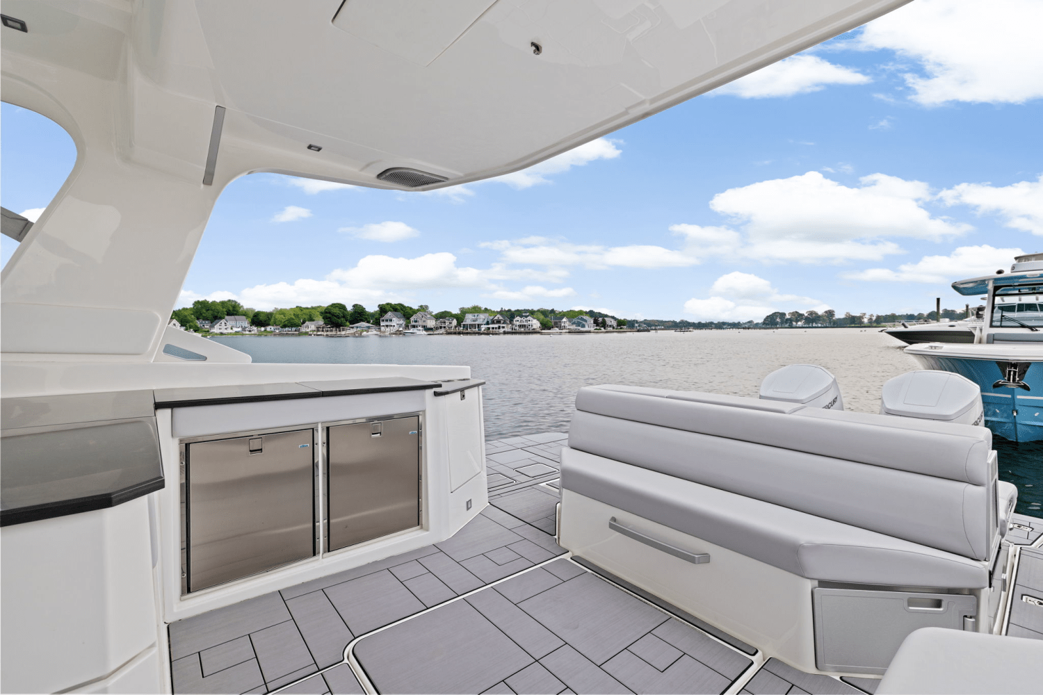 2023 Aviara AV40 Outboard Image Thumbnail #14