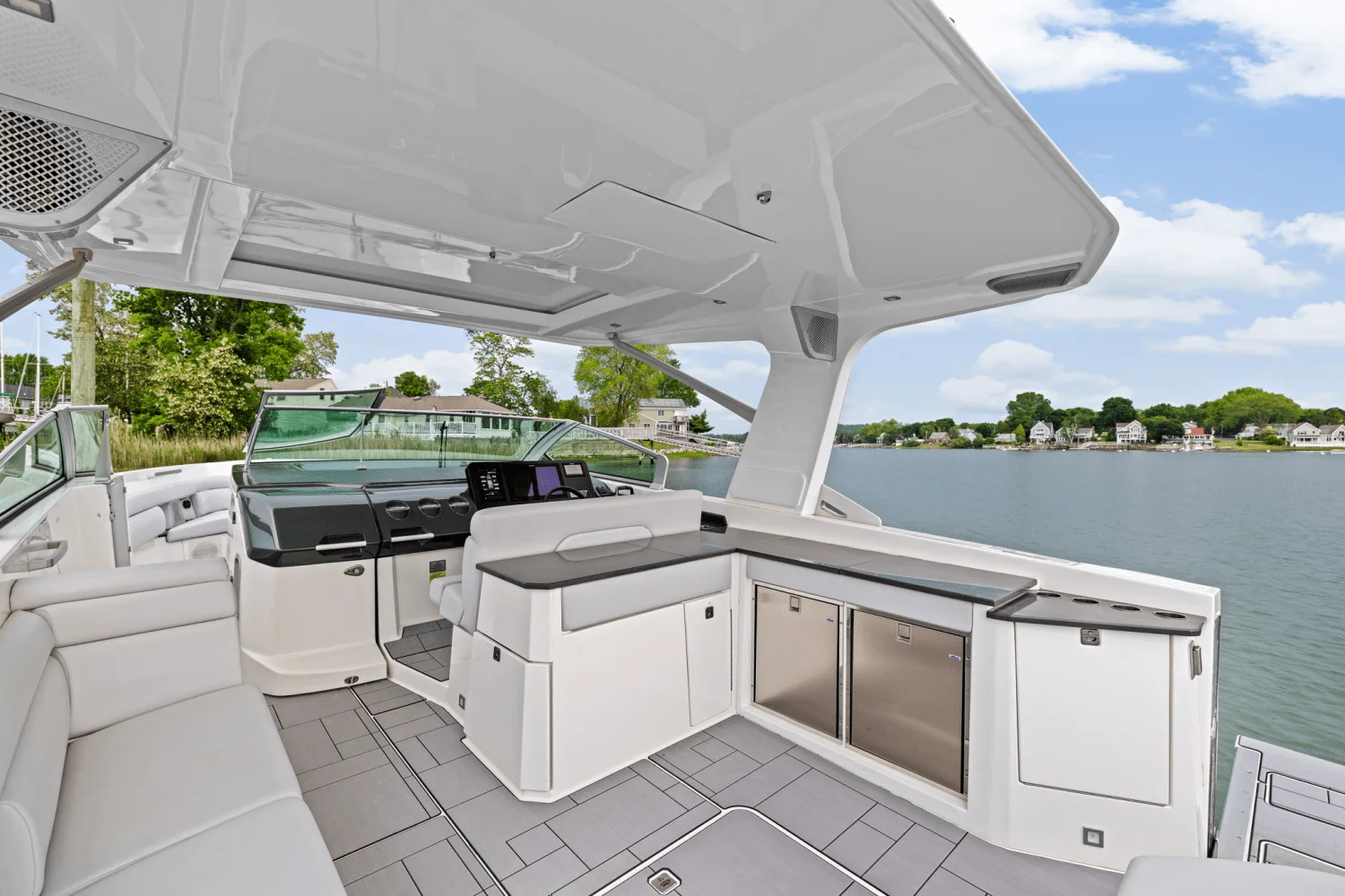 2023 Aviara AV40 Outboard Image Thumbnail #15