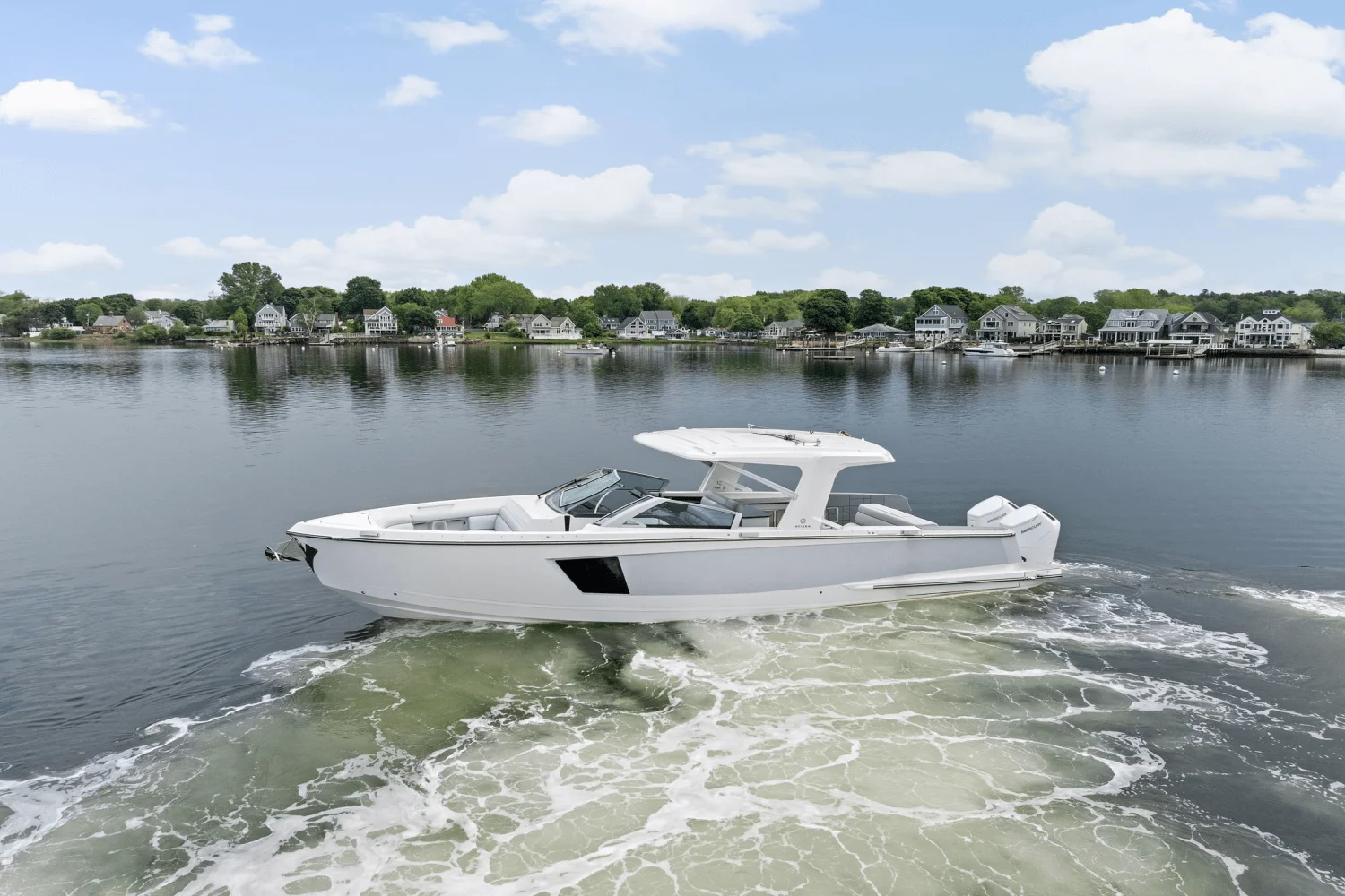 2023 Aviara AV40 Outboard Image Thumbnail #2