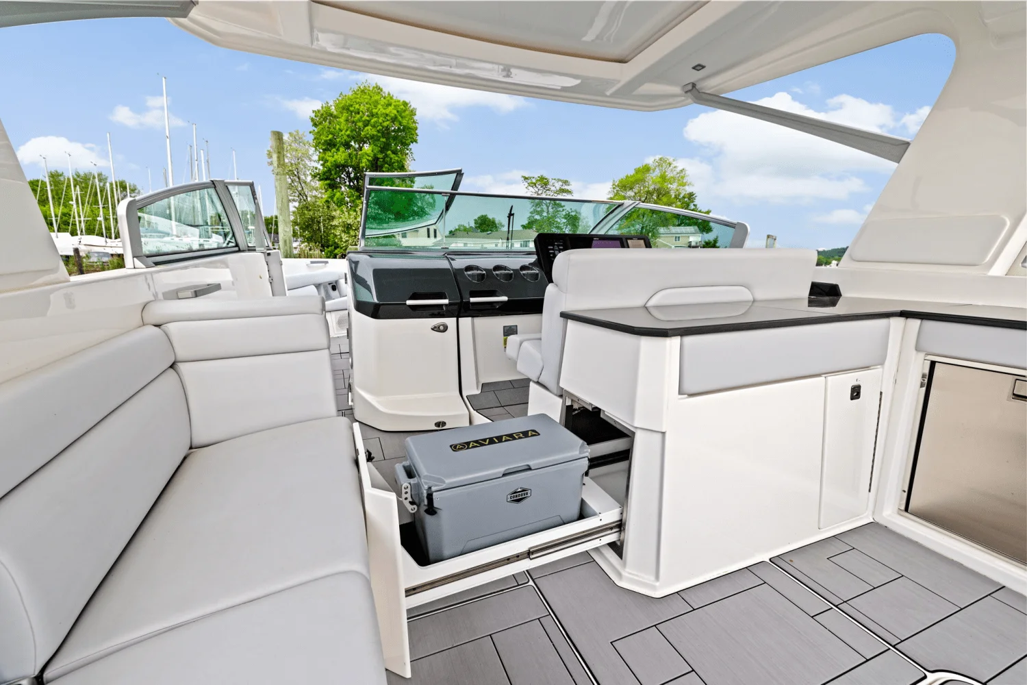 2023 Aviara AV40 Outboard Image Thumbnail #19