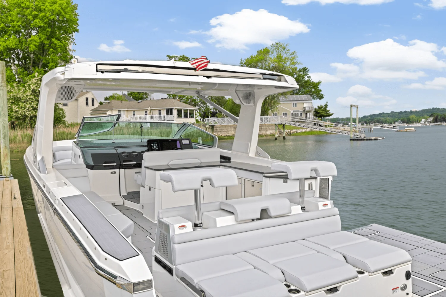 2023 Aviara AV40 Outboard Image Thumbnail #8