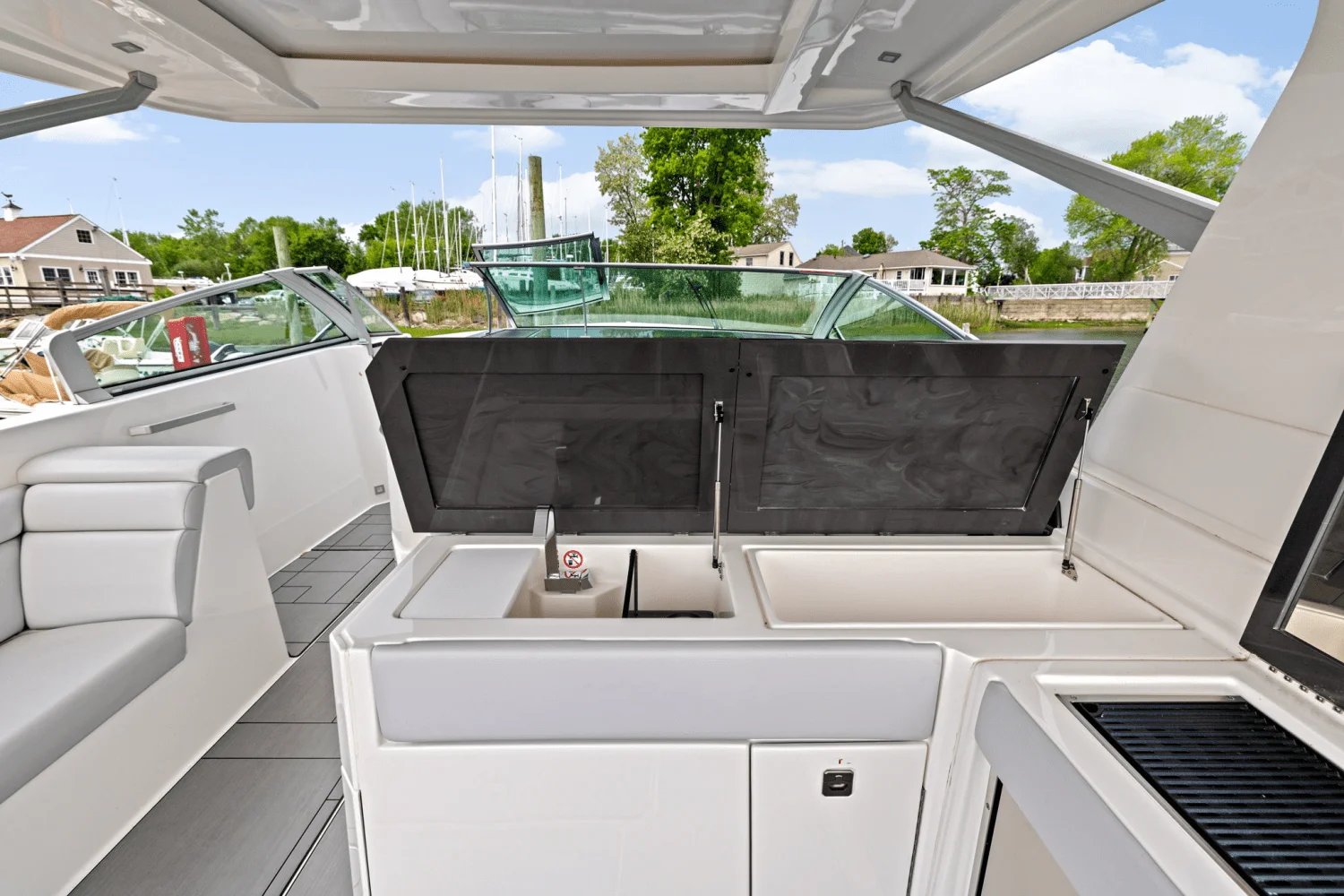 2023 Aviara AV40 Outboard Image Thumbnail #18