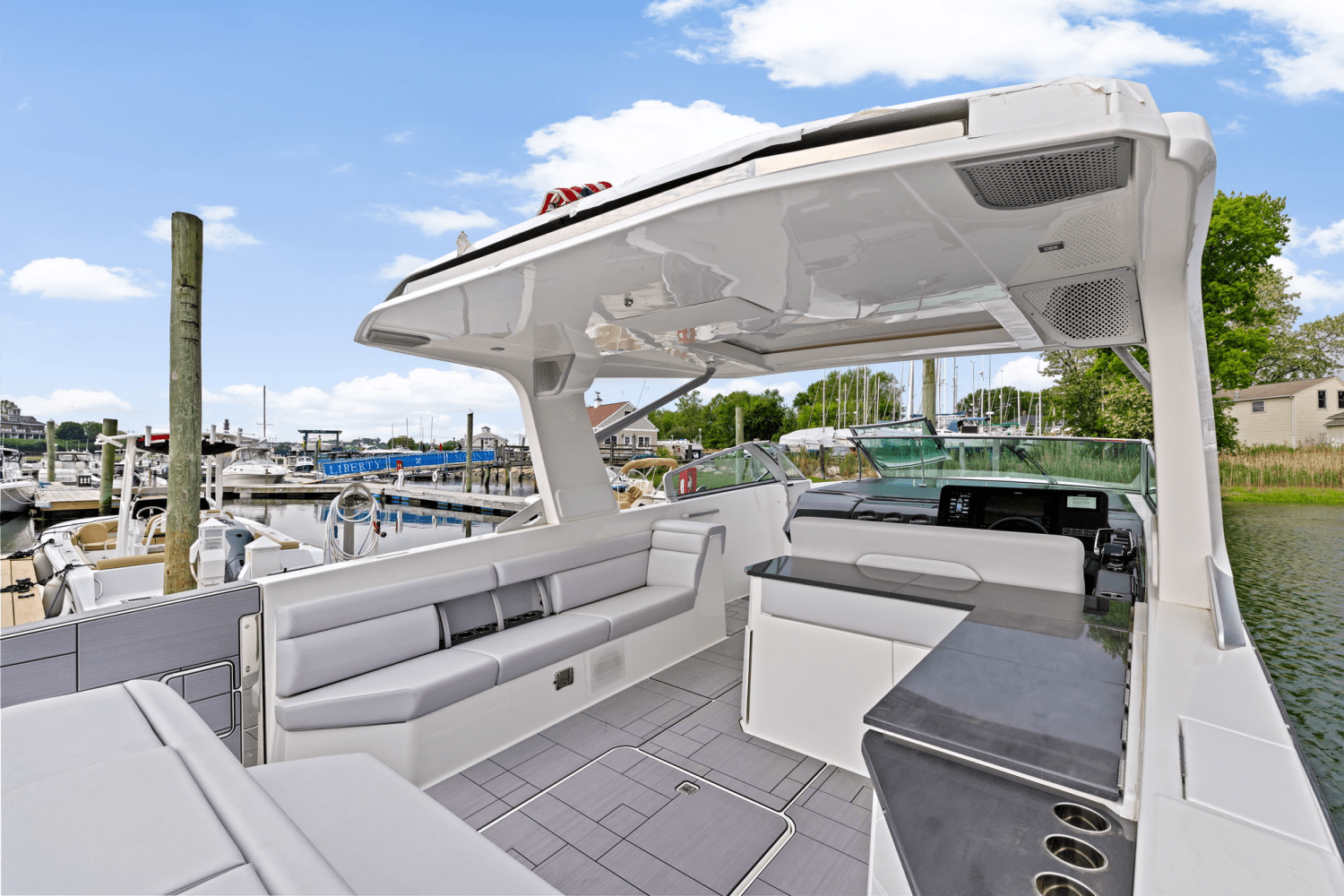 2023 Aviara AV40 Outboard Image Thumbnail #20