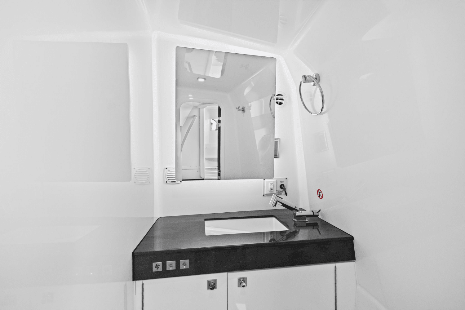 2023 Aviara AV40 Outboard Image Thumbnail #37