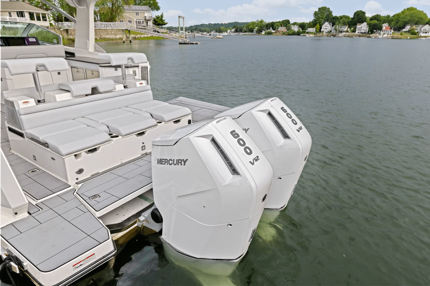 2023 Aviara AV40 Outboard Image Thumbnail #7