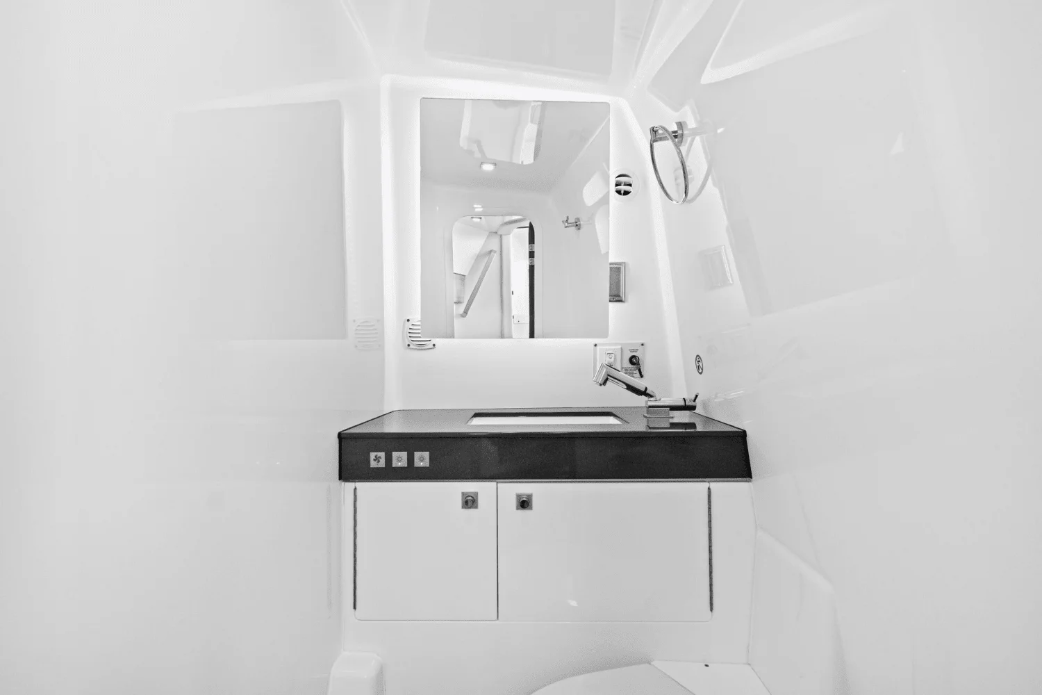 2023 Aviara AV40 Outboard Image Thumbnail #36