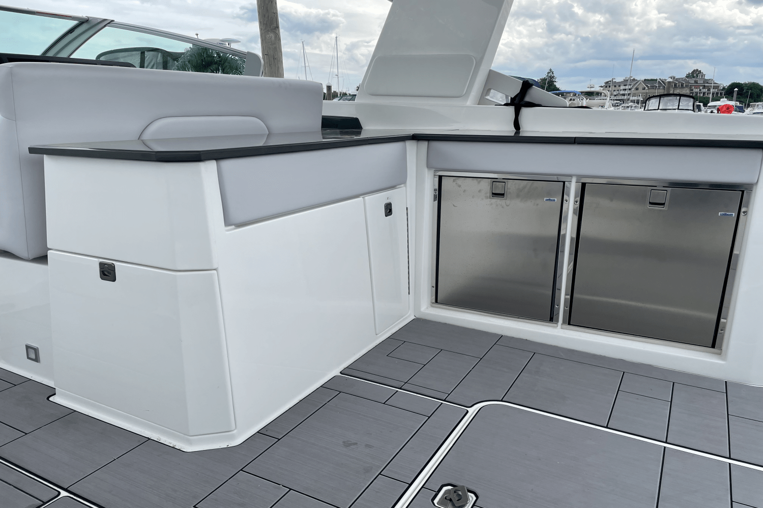 2023 Aviara AV40 Outboard Image Thumbnail #12