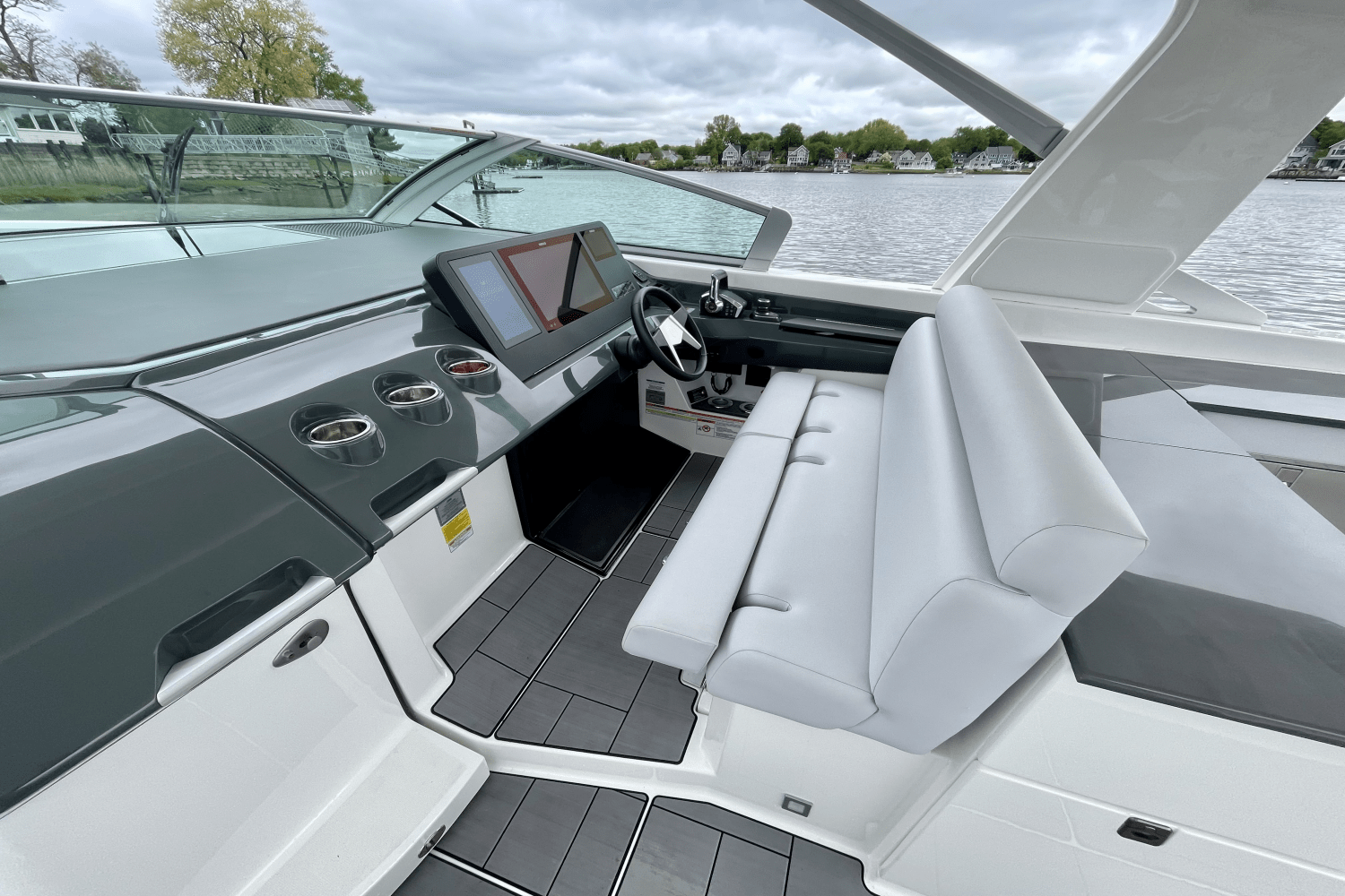 2023 Aviara AV40 Outboard Image Thumbnail #17