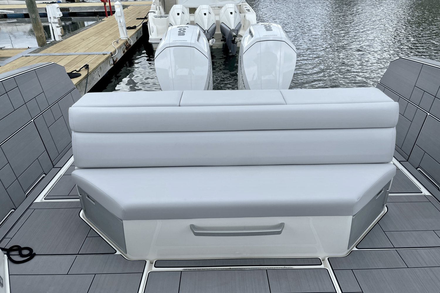 2023 Aviara AV40 Outboard Image Thumbnail #8