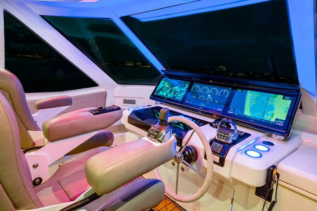 2024 Aquila 70 Luxury Image Thumbnail #11