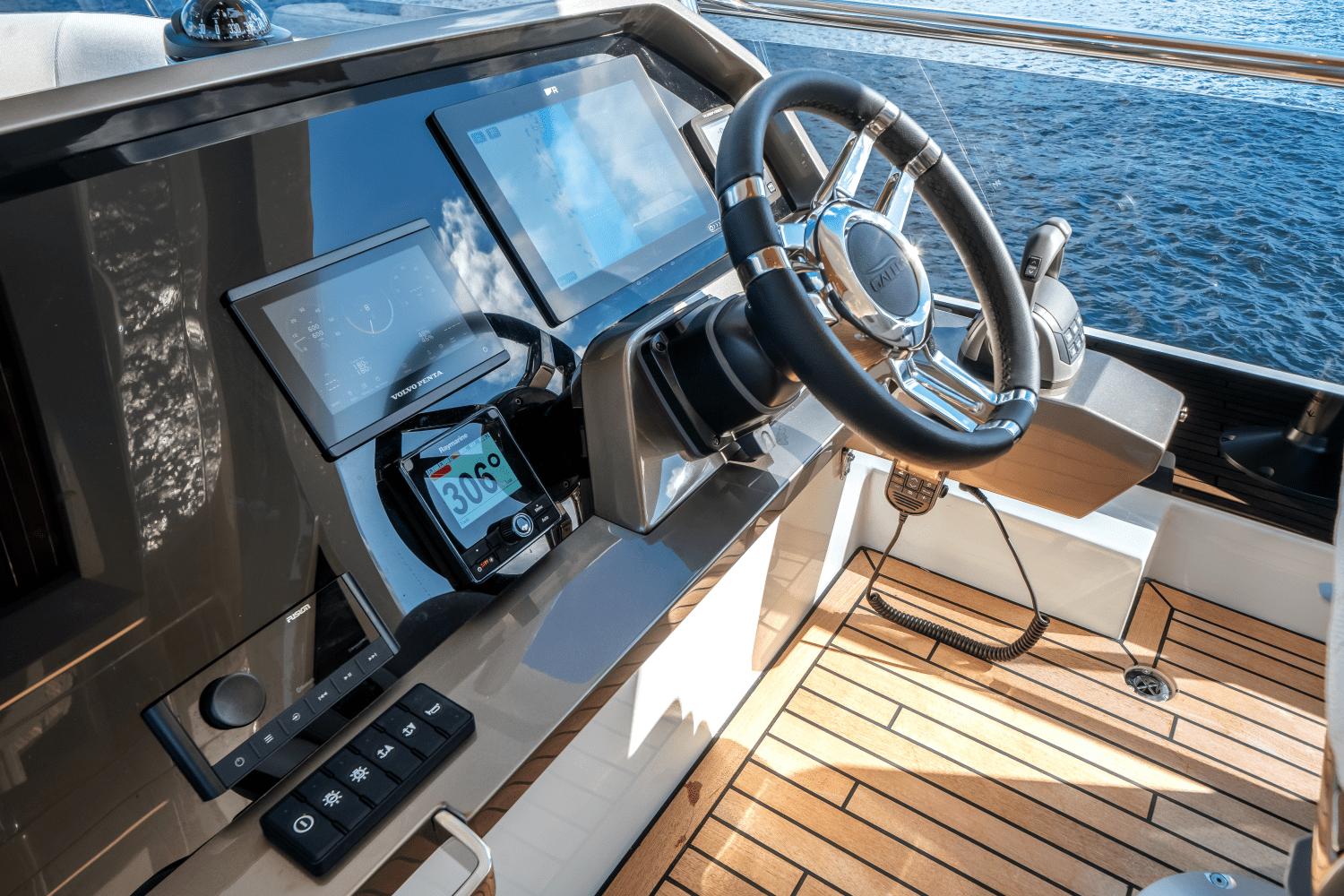 2026 Galeon
                                                             640 FLY Image Thumbnail #32