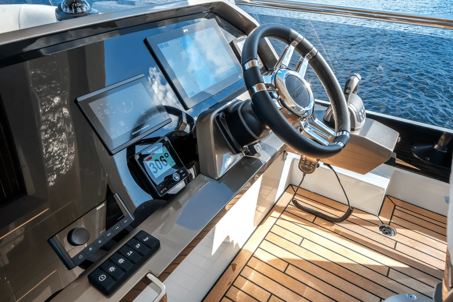 2026 Galeon 640 FLY Image Thumbnail #32