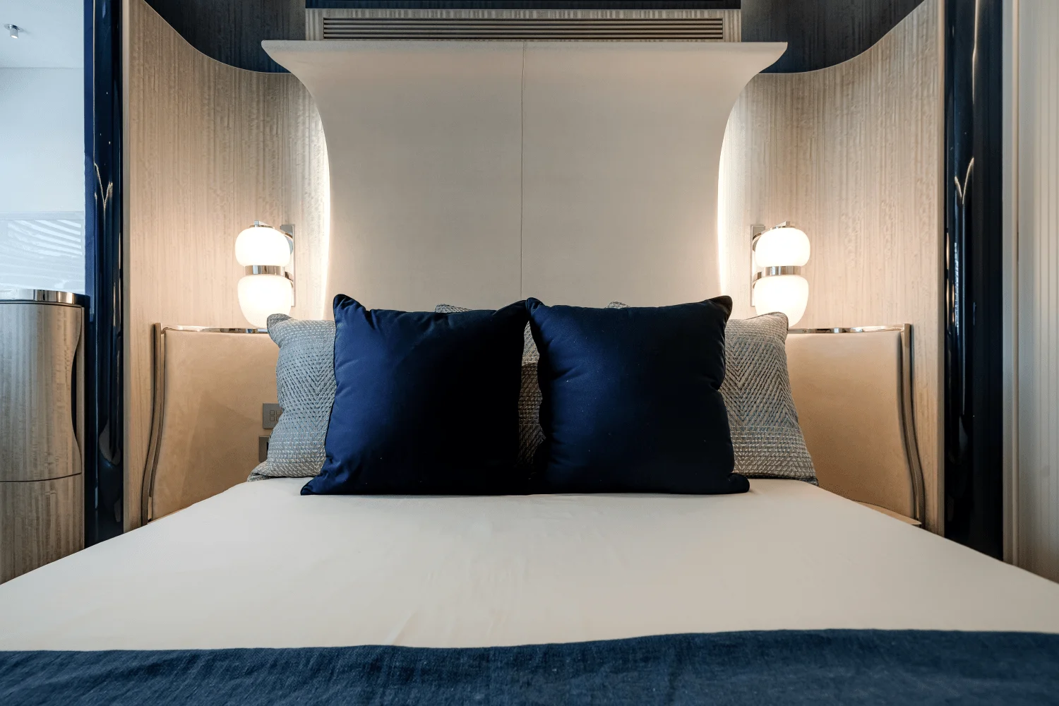 2026 Galeon
                                                             640 FLY Image Thumbnail #75