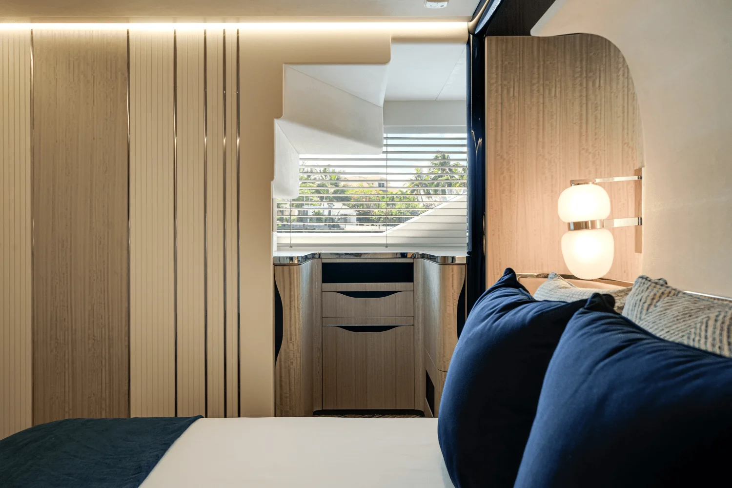 2026 Galeon
                                                             640 FLY Image Thumbnail #71