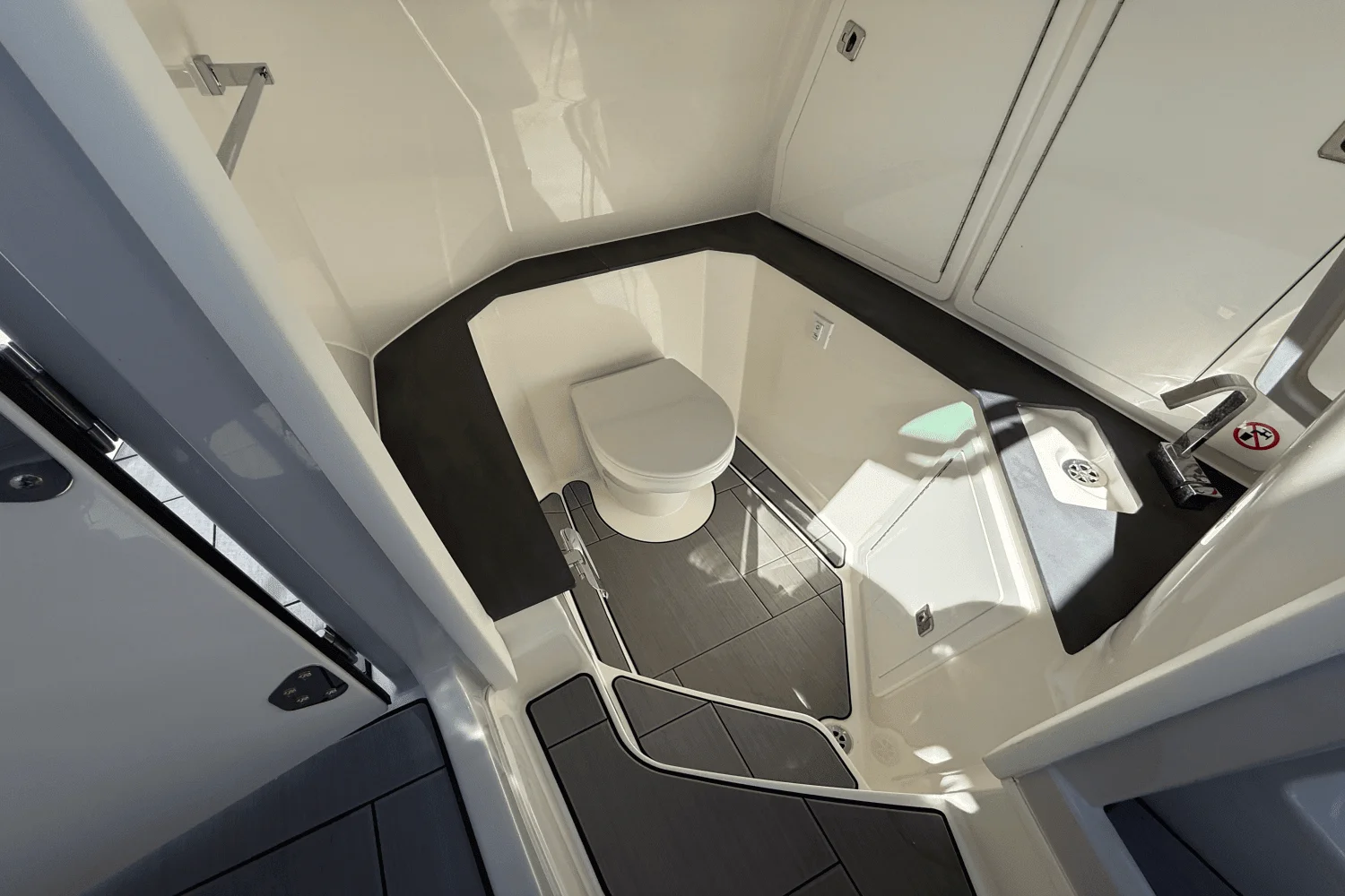 2023 Aviara AV32 Image Thumbnail #32