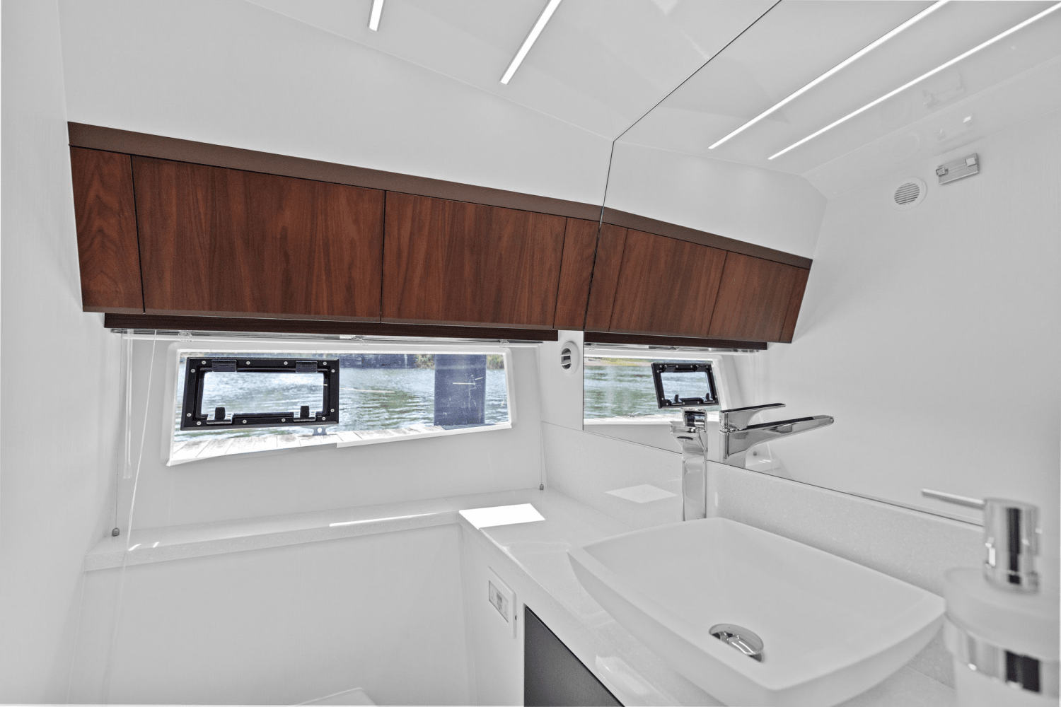 2024 Galeon 425 HTS Image Thumbnail #41