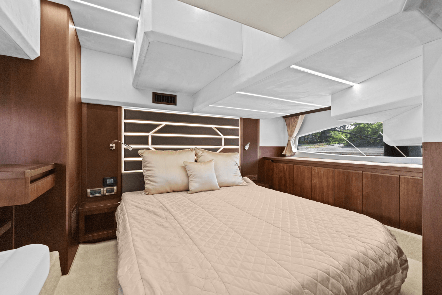 2024 Galeon 425 HTS Image Thumbnail #30
