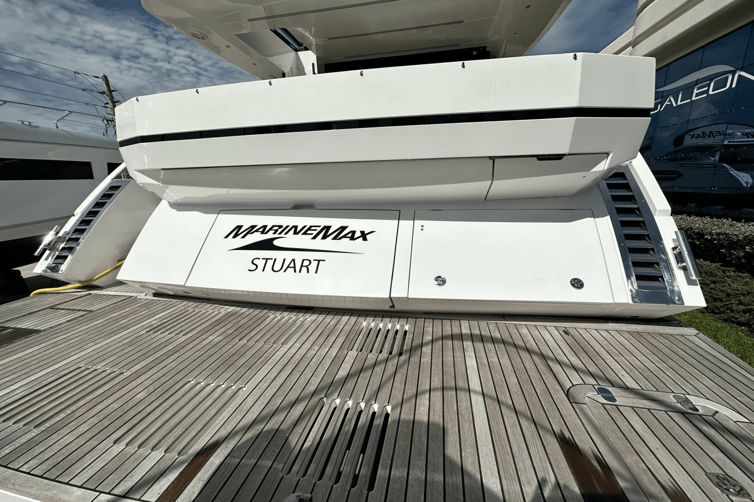 2023 Galeon
                                                             470 SKY Image Thumbnail #38